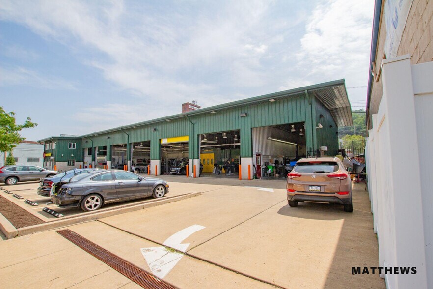 More Photos Of 2950 Penn Ave, Pittsburgh Auto Repair For Sale