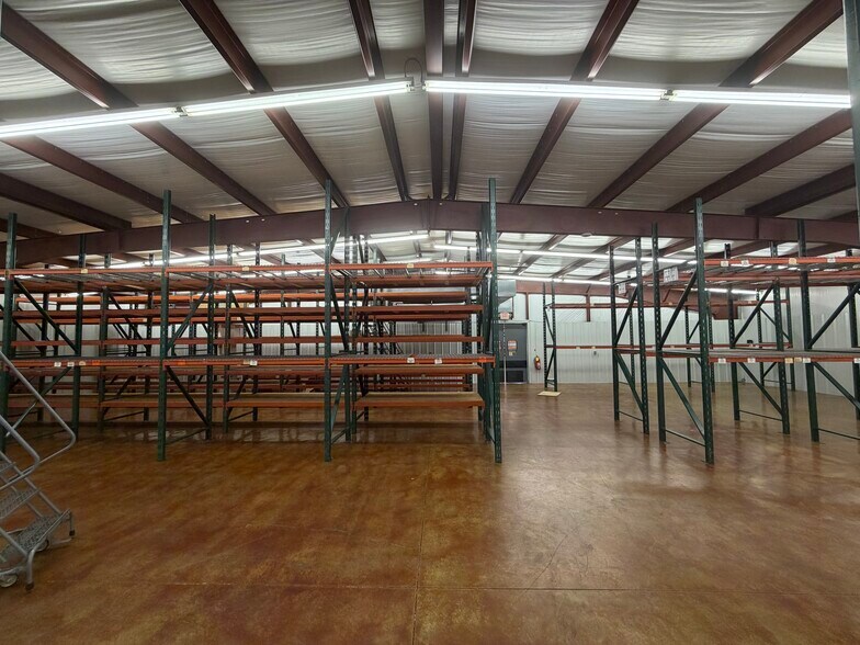 More Photos Of 2 Hummingbird ln, Eufaula Manufacturing For Lease