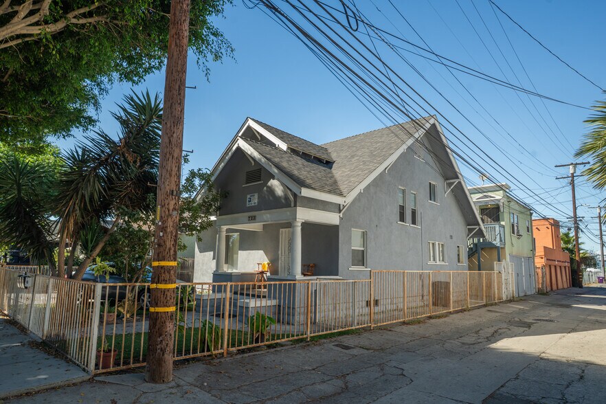 More Photos Of 717 E 8th St, Long Beach Apartments For Sale