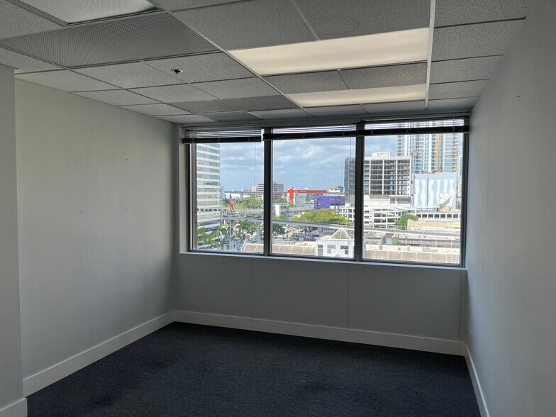 More Photos Of 150 SE 2nd Ave, Miami Coworking Space