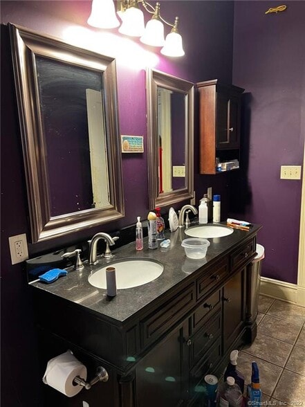 More Photos Of 71 Vine St, New Britain Apartments For Sale