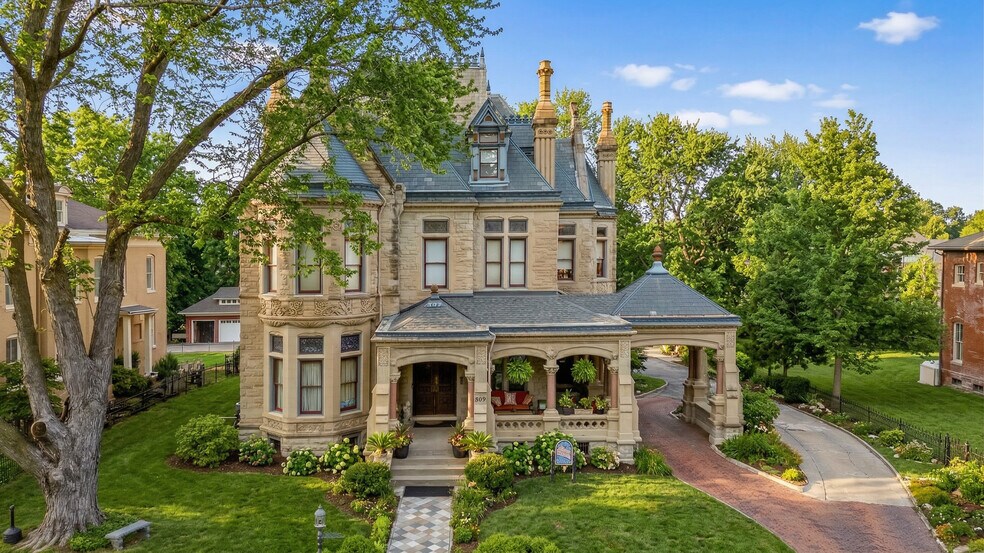 More Photos Of 809 Hall St, Saint Joseph Hospitality For Sale