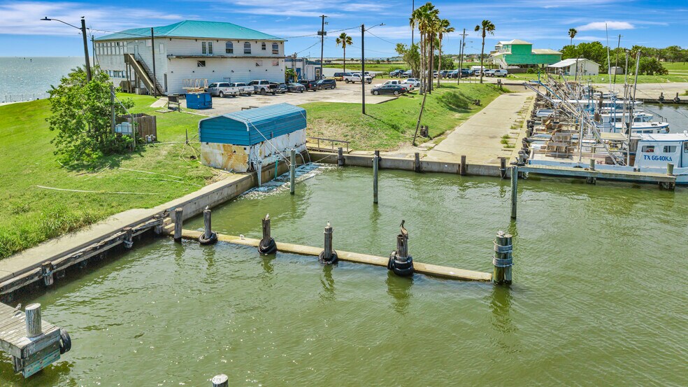 More Photos Of 2241 State Highway 35 N, Port Lavaca Storefront For Sale