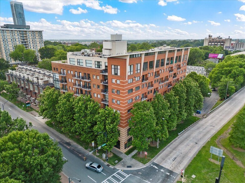 More Photos Of 715 N Church St, Charlotte Office For Sale