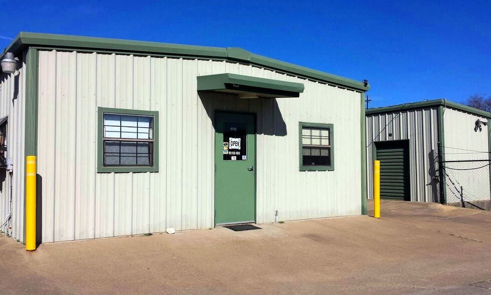 More Photos Of 591 Pinson Rd, Forney Self Storage For Sale