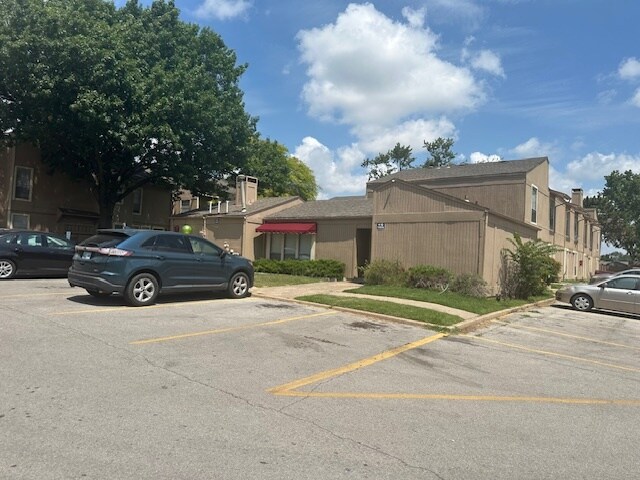 More Photos Of 1301-1379 E 63rd St, Tulsa Apartments For Sale