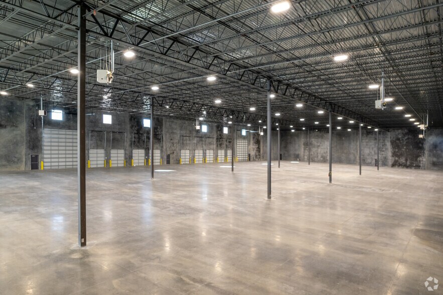 More Photos Of 1405 Cedar Port Park, Baytown Distribution For Lease