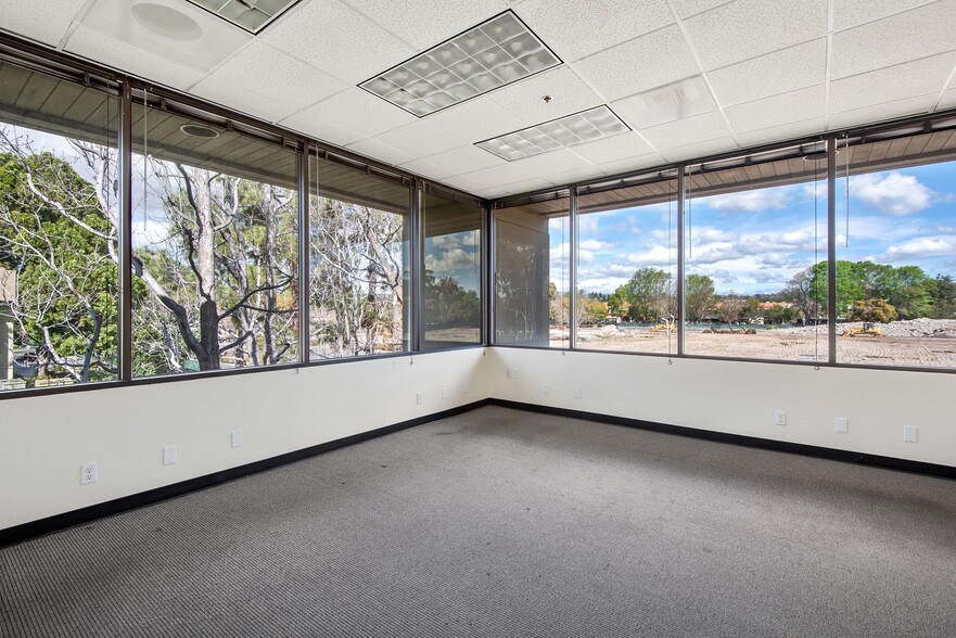 More Photos Of 5153 Camino Ruiz, Camarillo Office For Lease