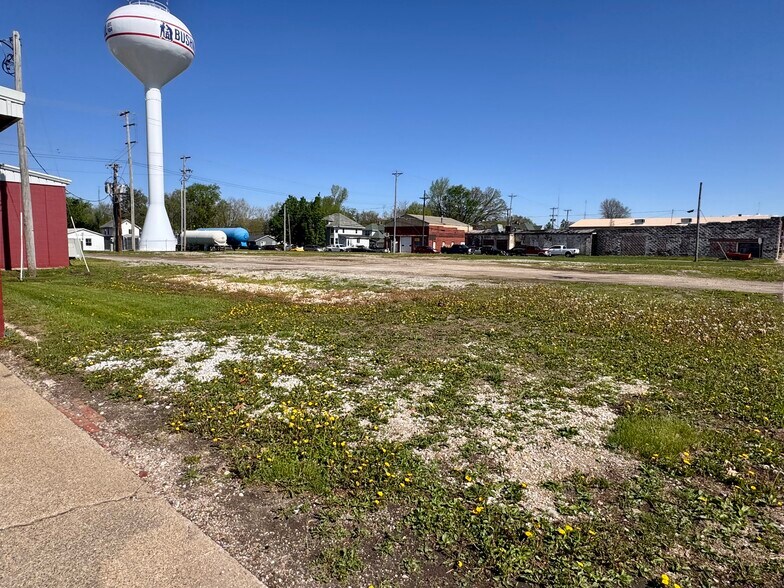 More Photos Of 205 W Main St, Bushnell Industrial For Sale