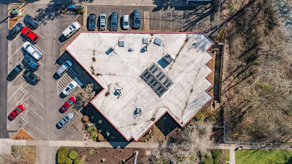 More Photos Of 960 Broadway St NE, Salem Office For Lease