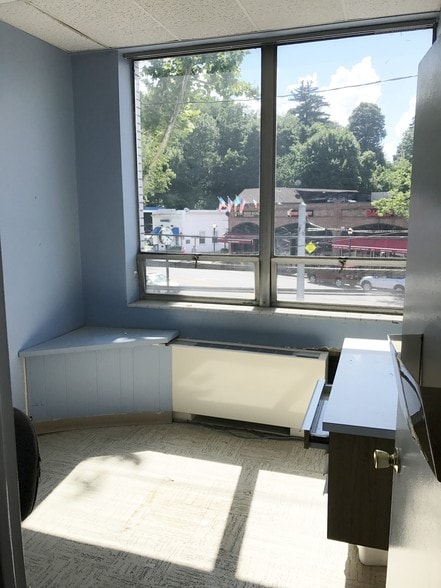 More Photos Of 217-223 E Hartsdale Ave, Hartsdale Storefront Retail Office For Lease