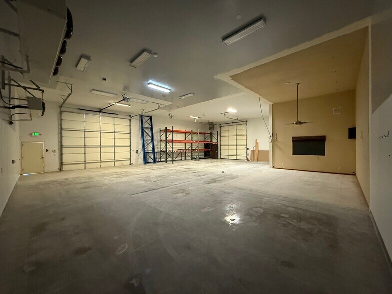 More Photos Of 79 Carry Way, Mound House Manufacturing For Lease