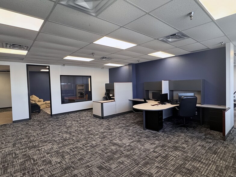 More Photos Of 9002 Purdue Rd, Indianapolis Office For Lease