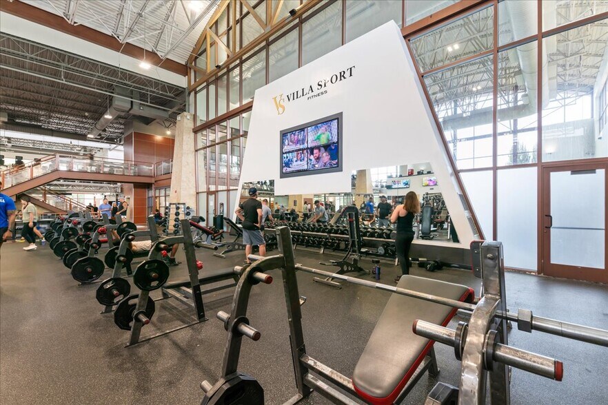 More Photos Of 801 E Parkcenter Blvd, Boise Health Club For Sale