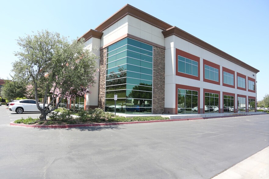 More Photos Of 1422 Edinger Ave, Tustin Office For Sale