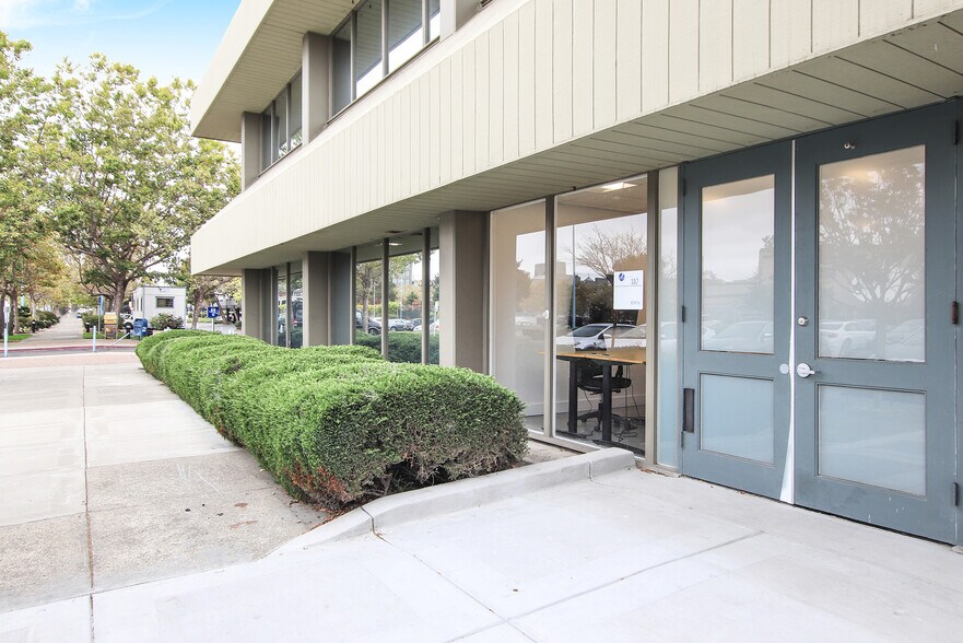 More Photos Of 11 Embarcadero West, Oakland Office For Sale