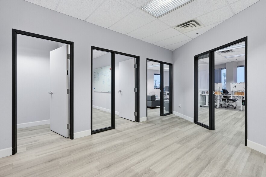 More Photos Of 3401 E Harbour Dr, Phoenix Light Manufacturing For Lease