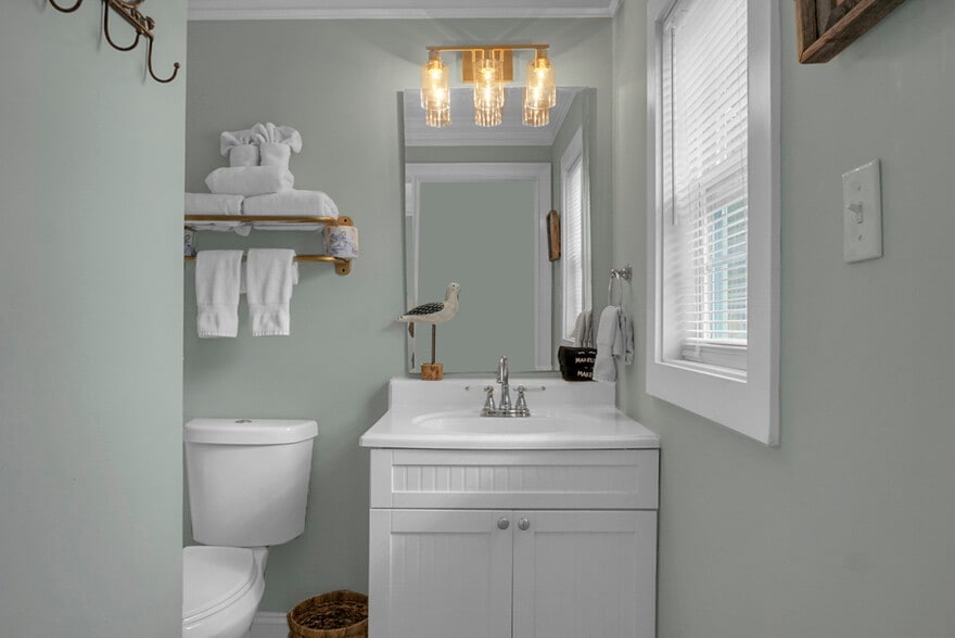 More Photos Of 205 Harper Ave, Carolina Beach Hotel For Sale