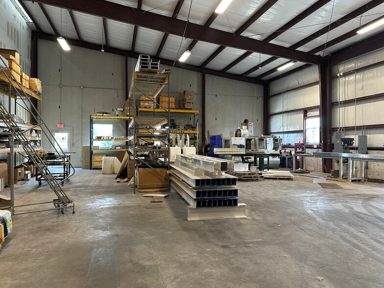 More Photos Of 3350 Palm Ave, Fort Myers Warehouse For Lease