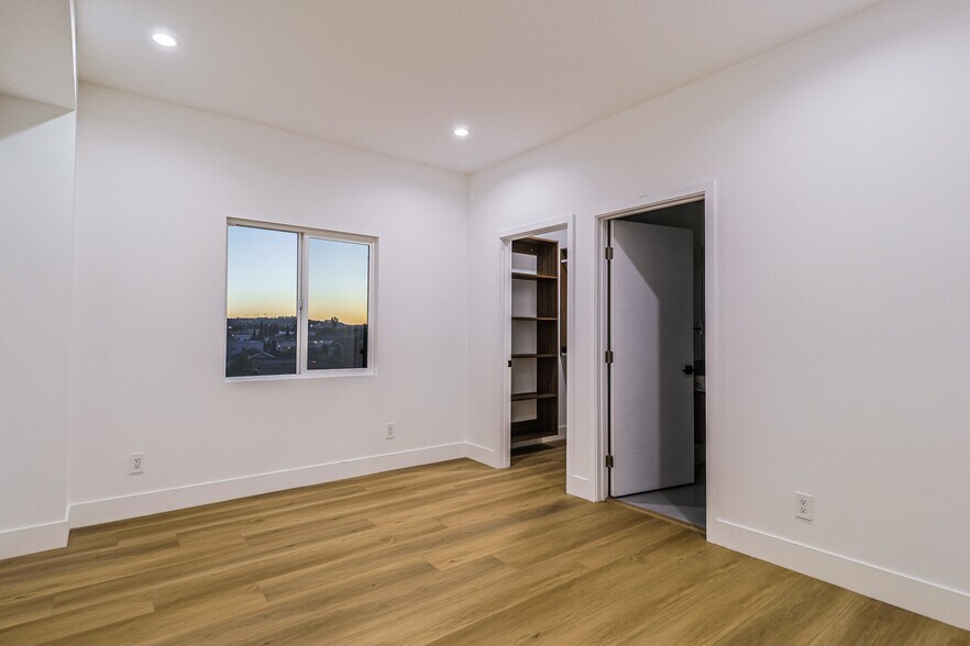 More Photos Of 4842 W 17th St, Los Angeles Apartments For Sale