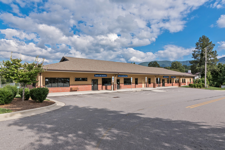 Primary Photo Of 470 Center St, Bryson City Medical For Sale