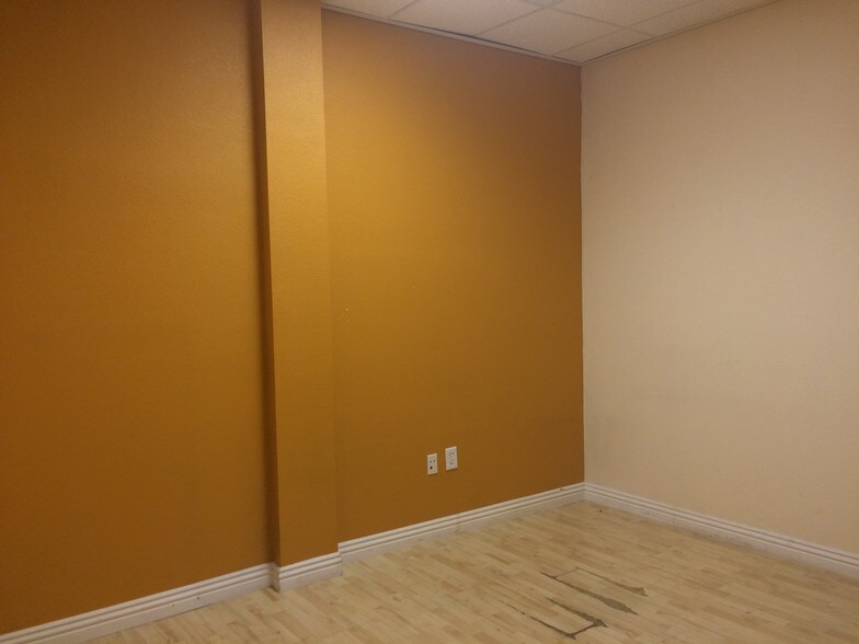 More Photos Of 4315 N Rancho Dr, Las Vegas Loft Creative Space For Lease