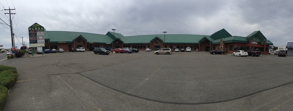 More Photos Of 5601 W Clearwater Ave, Kennewick General Retail For Lease
