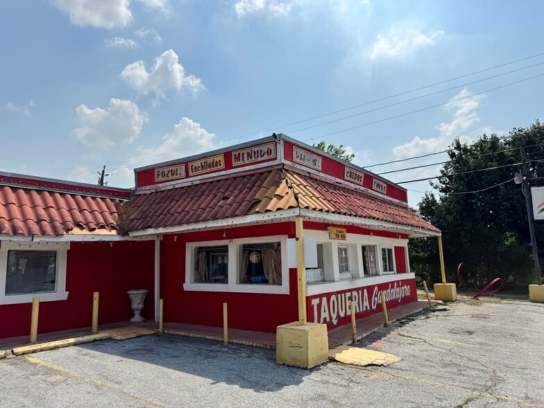 More Photos Of 703 S 75th St, Houston Restaurant For Sale