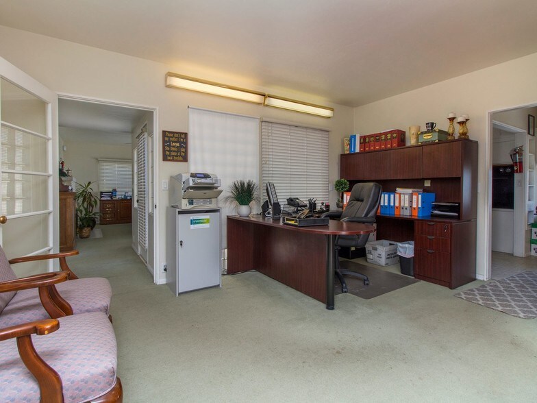 More Photos Of 315 N Vine St, Fallbrook Office For Sale