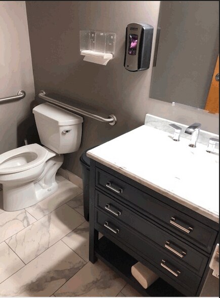 More Photos Of 7226 Lee Deforest Dr, Columbia Medical For Sale