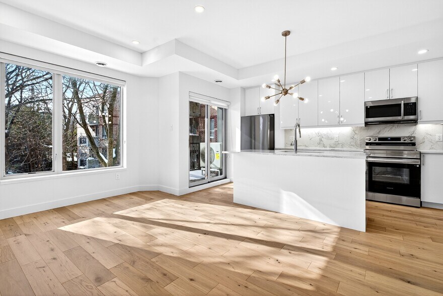 More Photos Of 14 Stevens Av, Ottawa Apartments For Sale