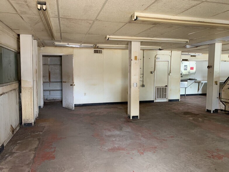 More Photos Of 1031 9th St N, Texas City Storefront For Sale