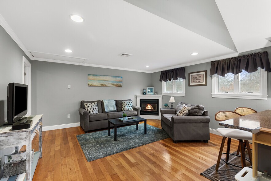 More Photos Of 5030 State Hwy, Eastham Freestanding For Sale