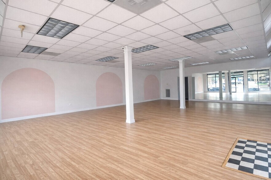 More Photos Of 5200 Bellaire Blvd, Bellaire Unknown For Lease