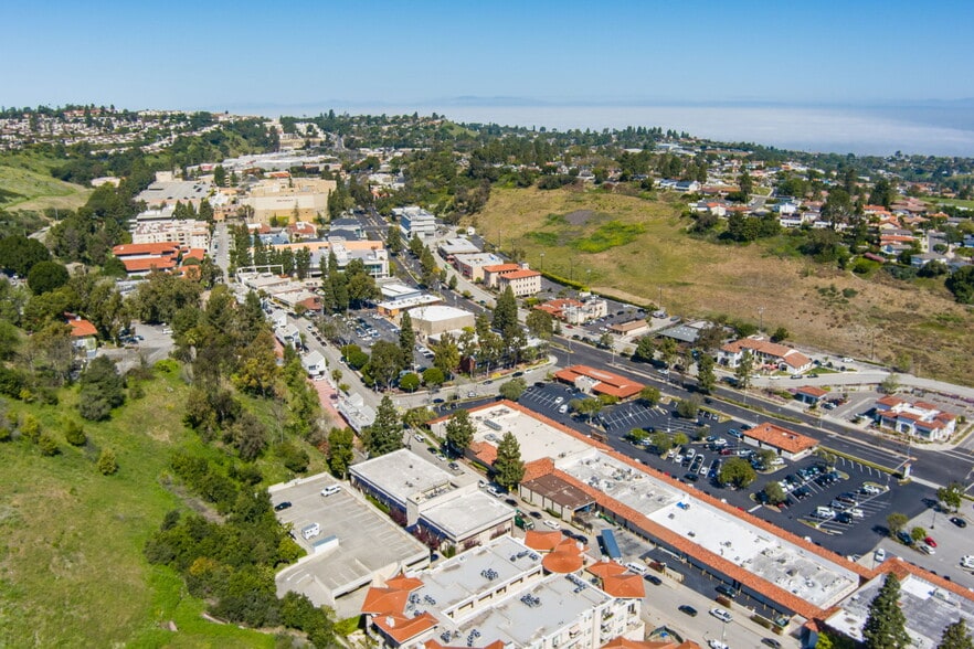 More Photos Of 827 Deep Valley Dr, Rolling Hills Estates Medical For Sale