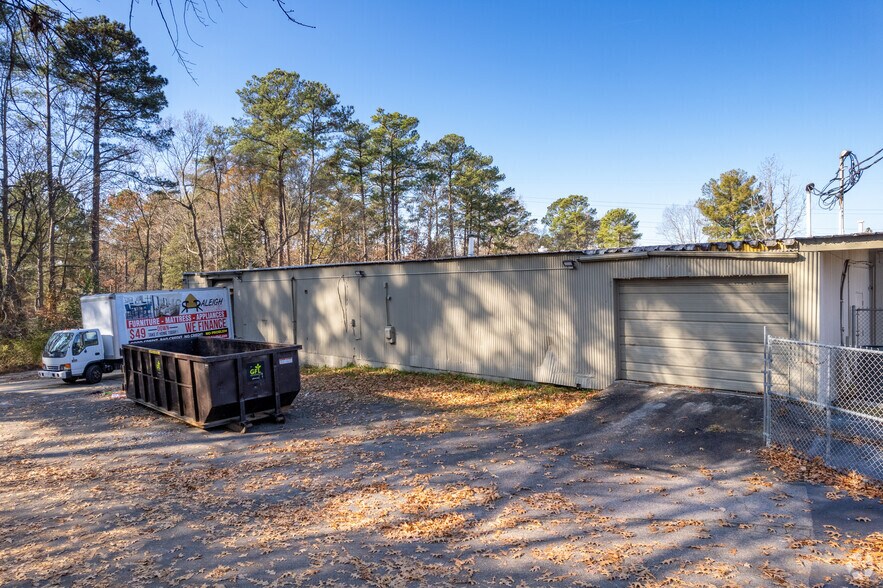 More Photos Of 5006 & 5008 New Bern Ave, Raleigh Showroom For Sale