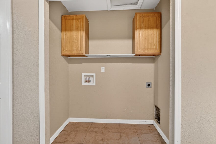 More Photos Of 9295 Cedar Creek Ct, Swartz Creek Apartments For Sale