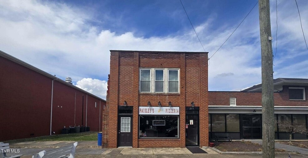 More Photos Of 239 Main St, Bluff City Restaurant For Sale