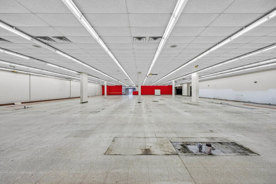 More Photos Of 3 Geddes Street Ext, Holley Supermarket For Sale