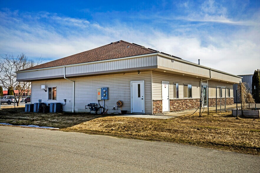More Photos Of 137 McGhee Rd, Sandpoint Storefront Retail Office For Sale