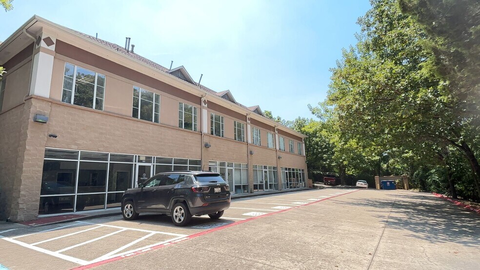 More Photos Of 1650 W Northwest Hwy, Grapevine Medical For Lease
