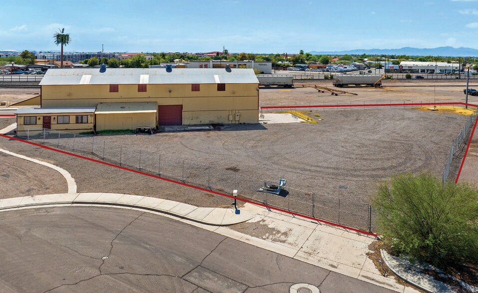 More Photos Of 8174 W Market St, Peoria Warehouse For Sale