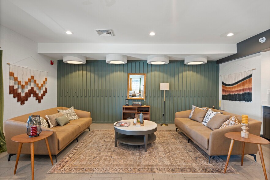 More Photos Of 2425 Atrium Way, Nashville Apartments For Sale