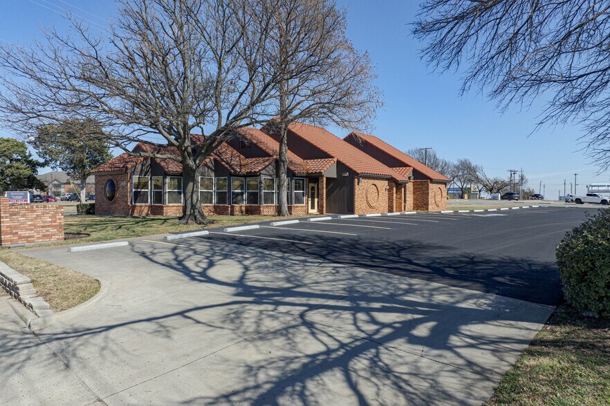 More Photos Of 3415 N Loy Lake Rd, Sherman Medical For Sale