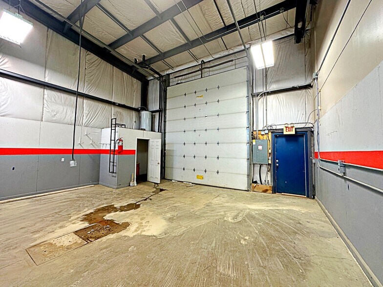 More Photos Of 380 Mackenzie Blvd, Fort McMurray Warehouse For Lease