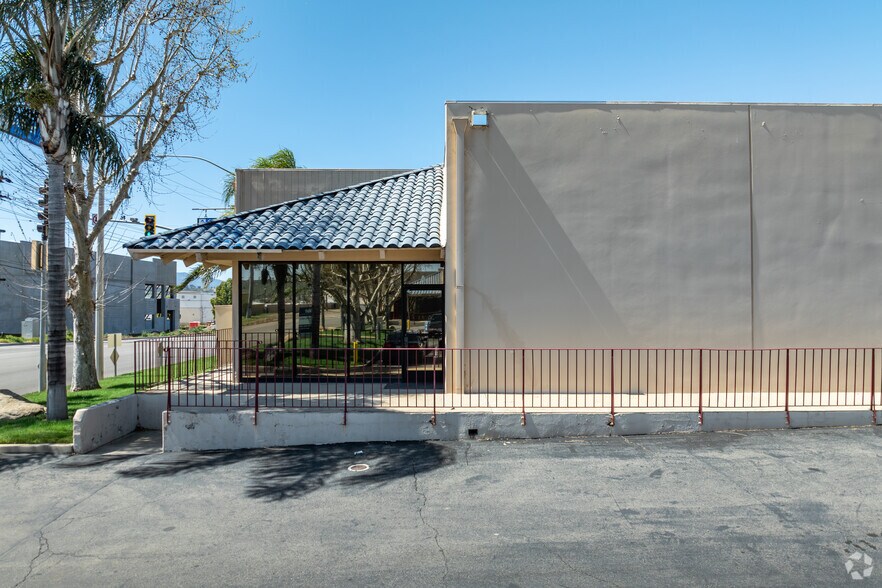 More Photos Of 18630 Collier Ave, Lake Elsinore Unknown For Lease