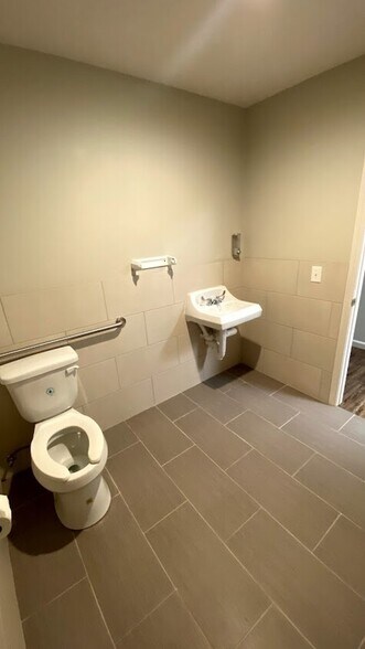 More Photos Of 6744 N FM 157, Venus Industrial For Lease