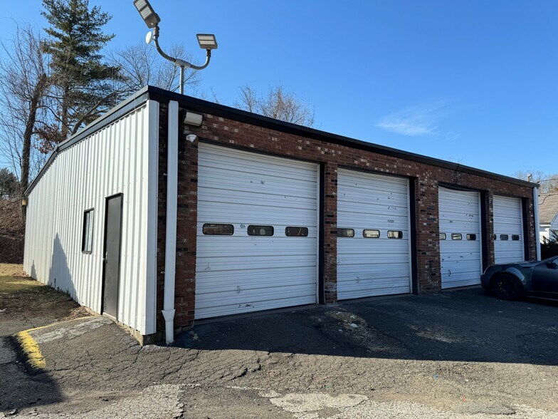 More Photos Of 14 Walnut St, Danbury Auto Dealership For Sale