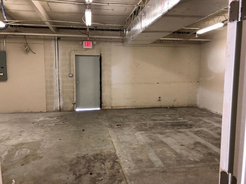 More Photos Of 7922-7930 Hillcroft St, Houston Office For Lease