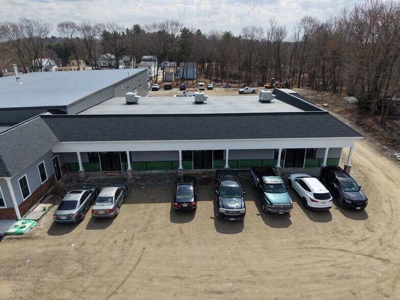Primary Photo Of 17 Arlington St, Dracut General Retail For Lease